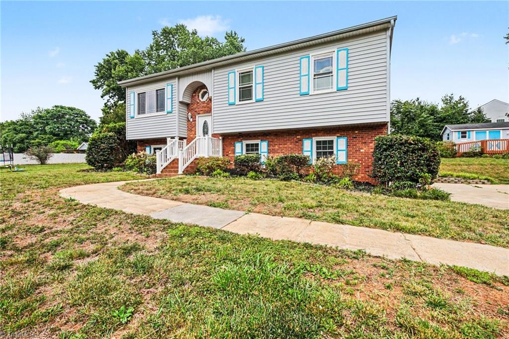 3854 Forest Valley Drive Property Photo 2