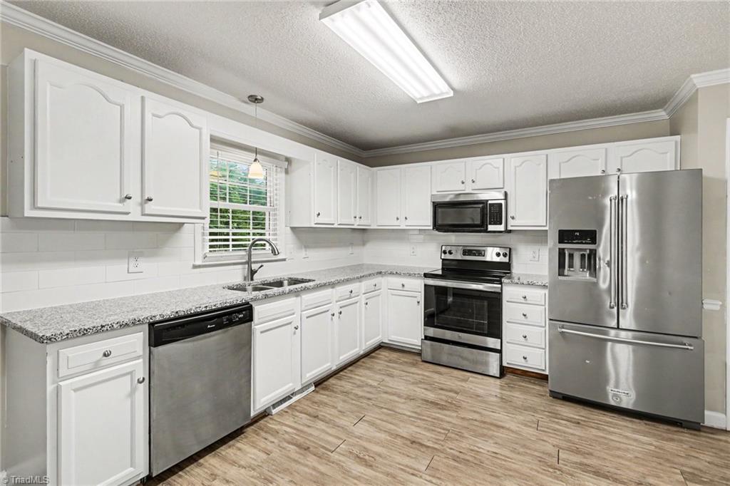 3854 Forest Valley Drive Property Photo 6