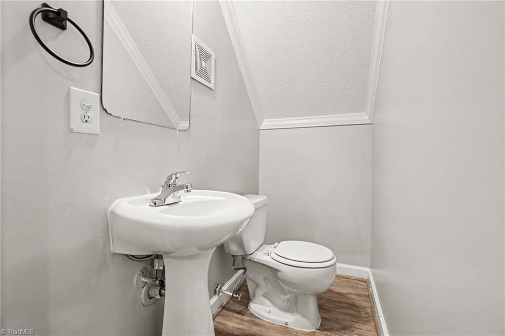 3854 Forest Valley Drive Property Photo 18