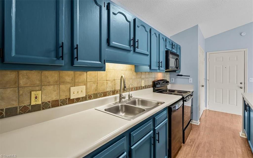 3701 Cotswold Terrace # K Property Photo 6