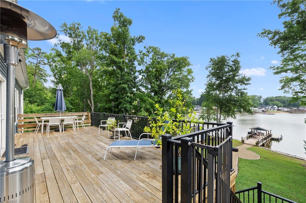 645 Riverside Drive Property Photo 1
