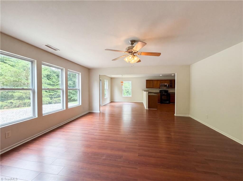 382 Kendall Drive Property Photo 6