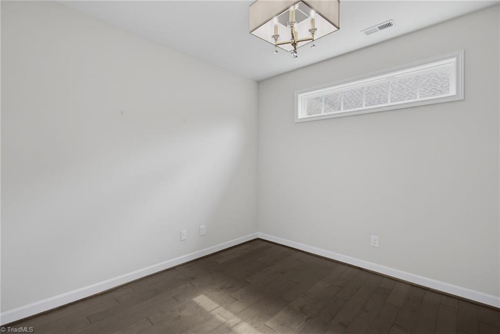 570 Tarrant Crossing Property Photo 18