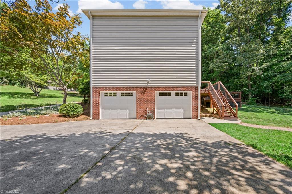 7626 Rolling Oak Court Property Photo 8