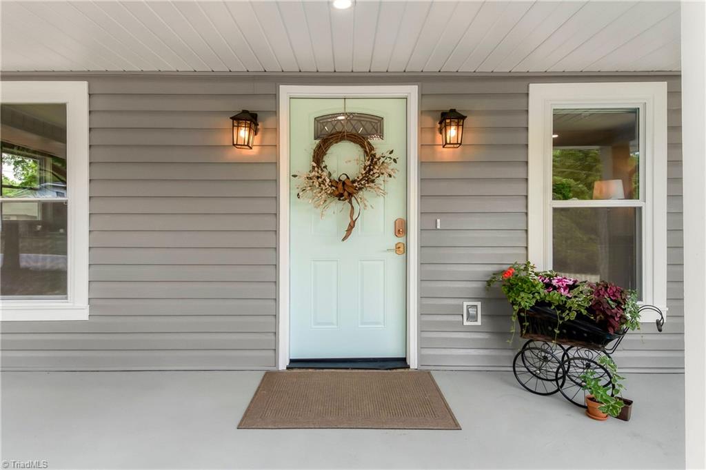 307 Wayside Drive Property Photo 1