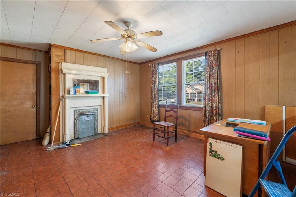 725 Everett Street Property Photo 8