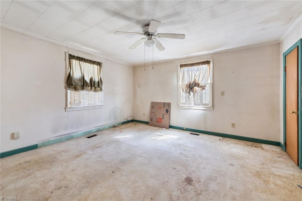725 Everett Street Property Photo 11