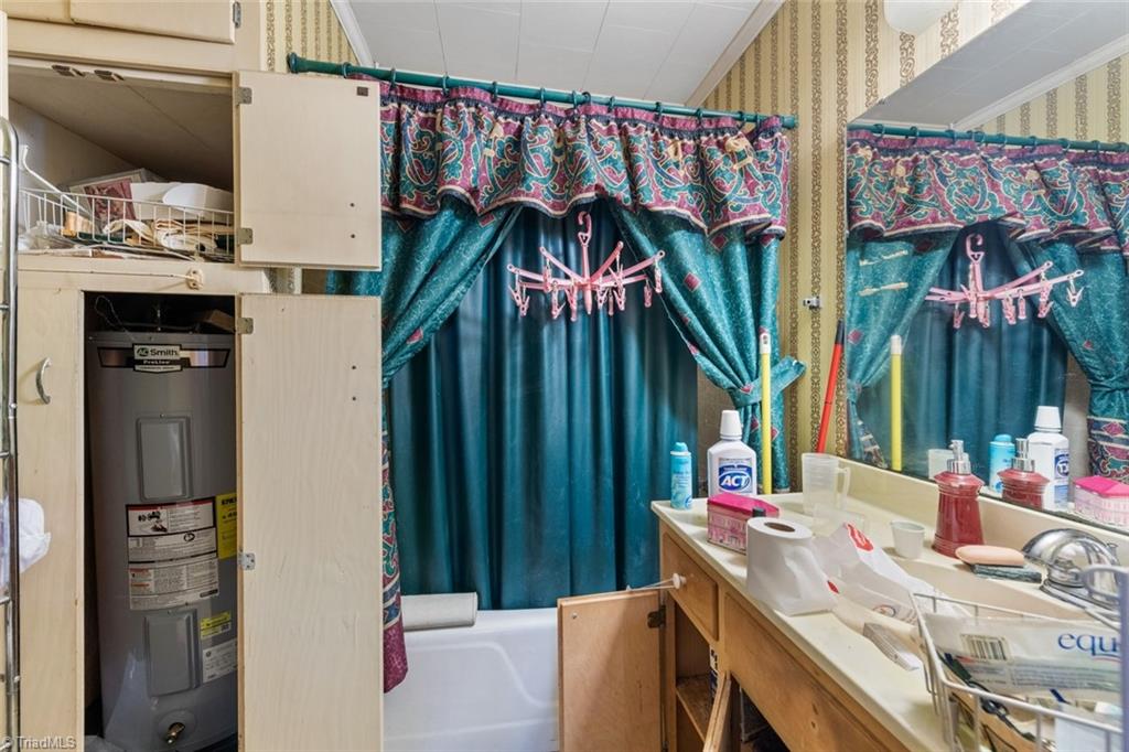 725 Everett Street Property Photo 13