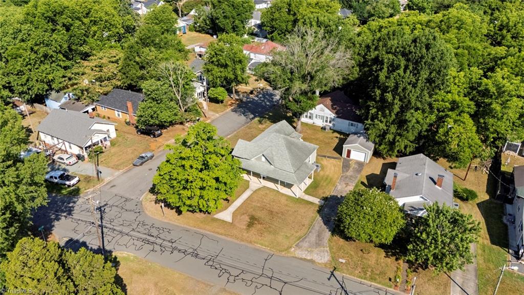 725 Everett Street Property Photo 15