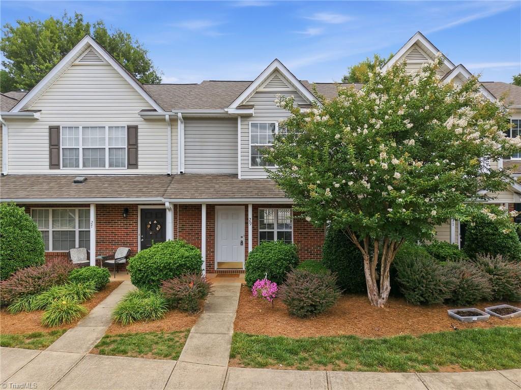 29 Tannenbaum Circle Property Photo 1
