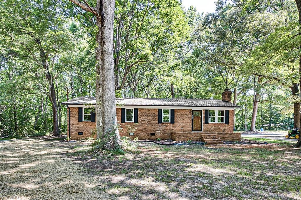 374 Yow Drive Property Photo 1