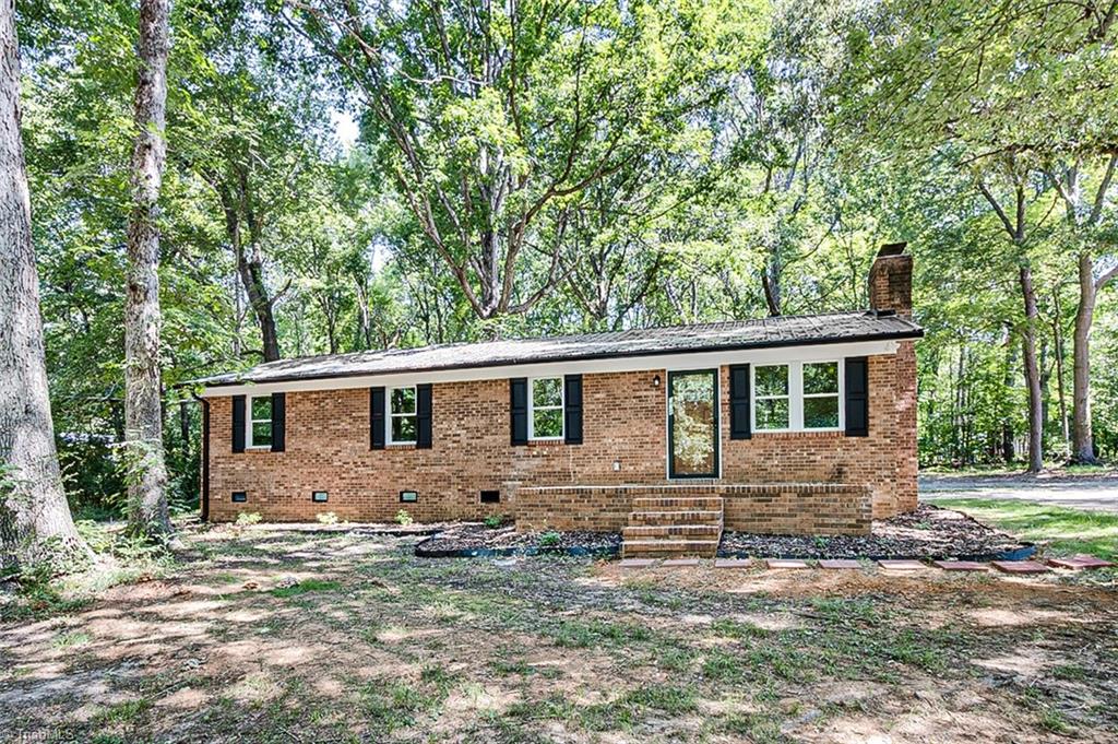 374 Yow Drive Property Photo 1