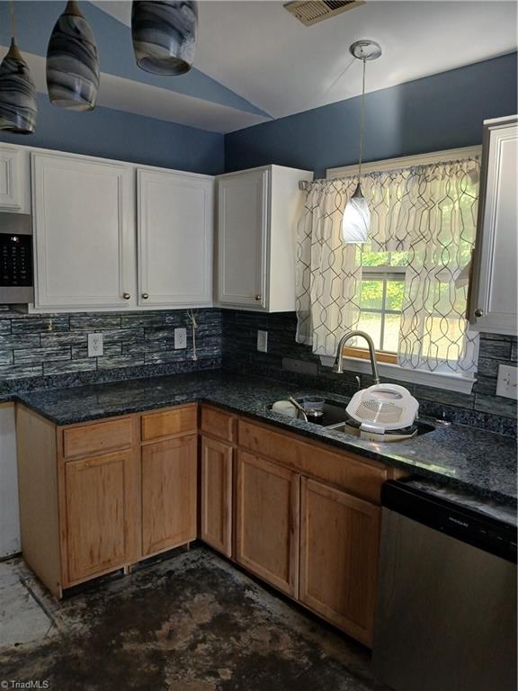 3940 Bluestem Drive Property Photo 4