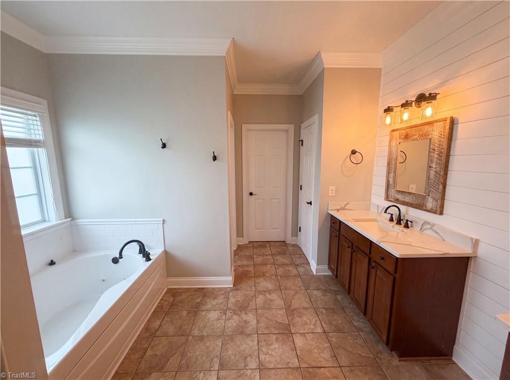 8434 Pheasant Ridge Drive Property Photo 23