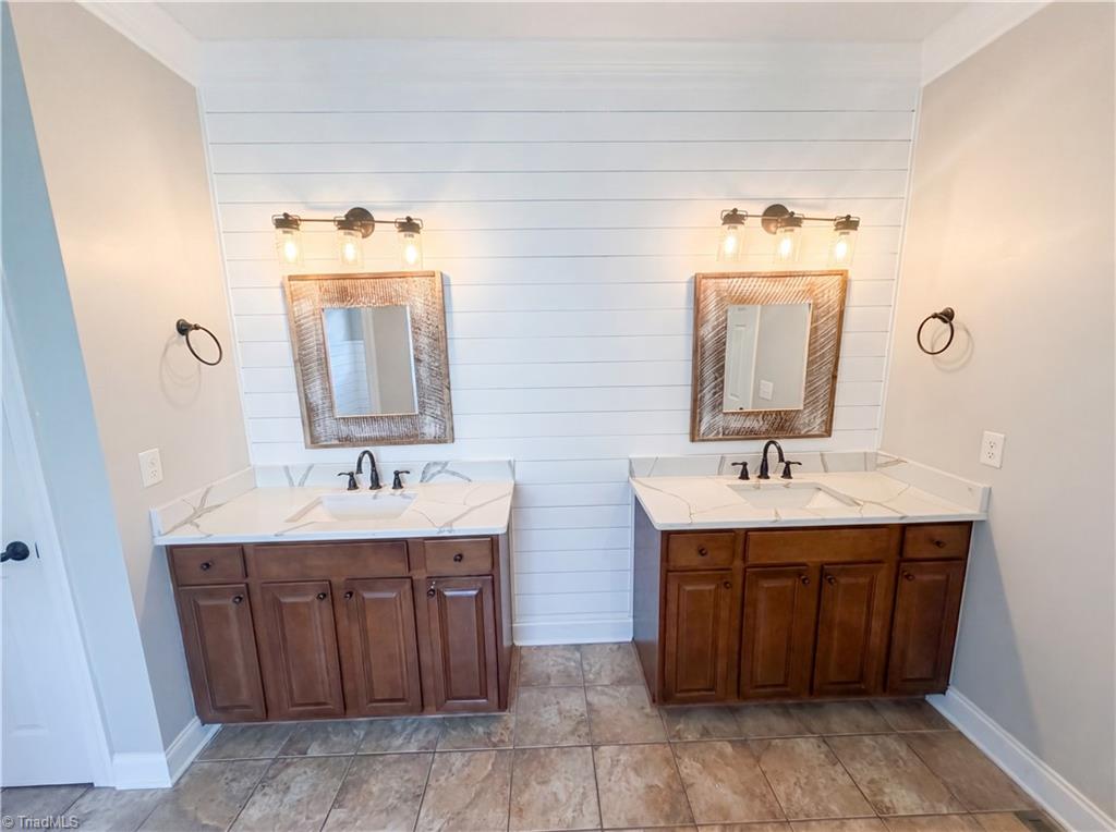 8434 Pheasant Ridge Drive Property Photo 26