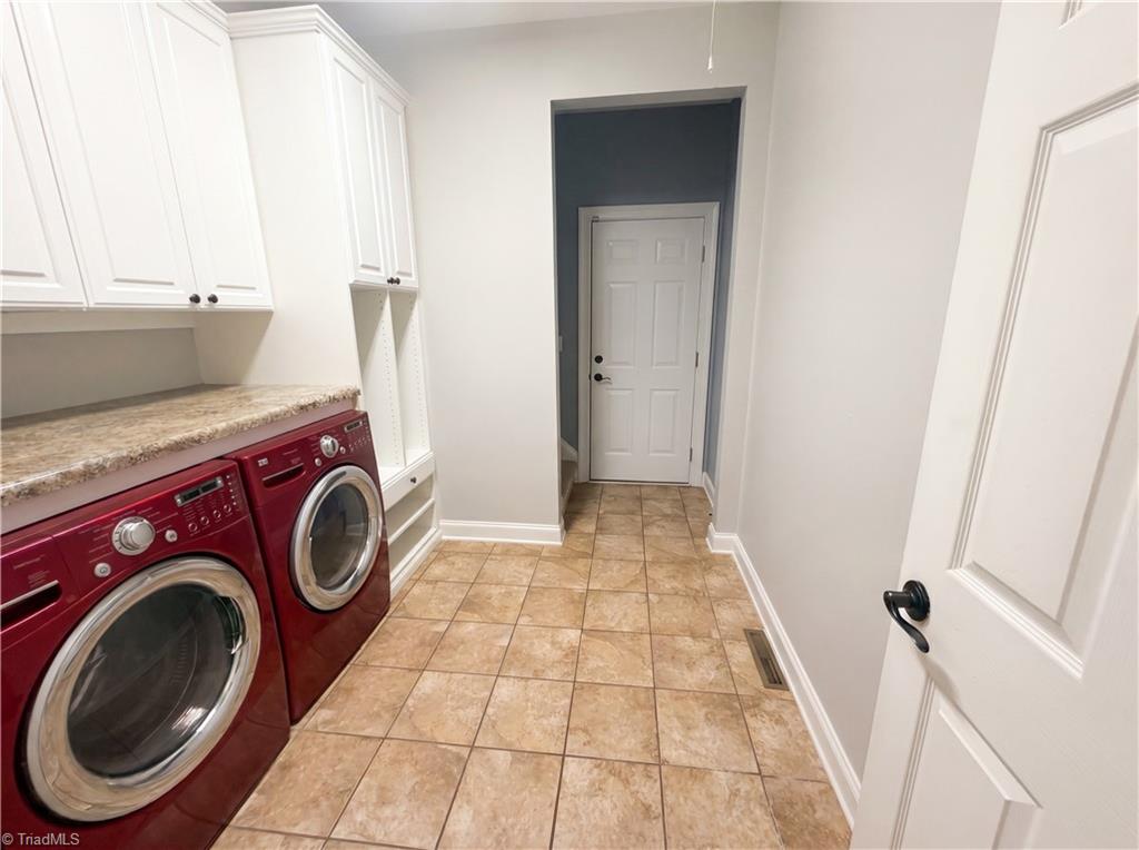 8434 Pheasant Ridge Drive Property Photo 29