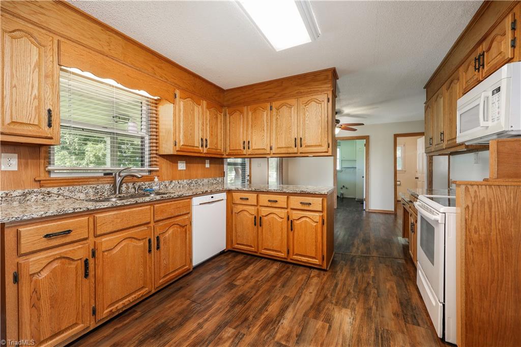 6350 Roscoe Road Property Photo 11