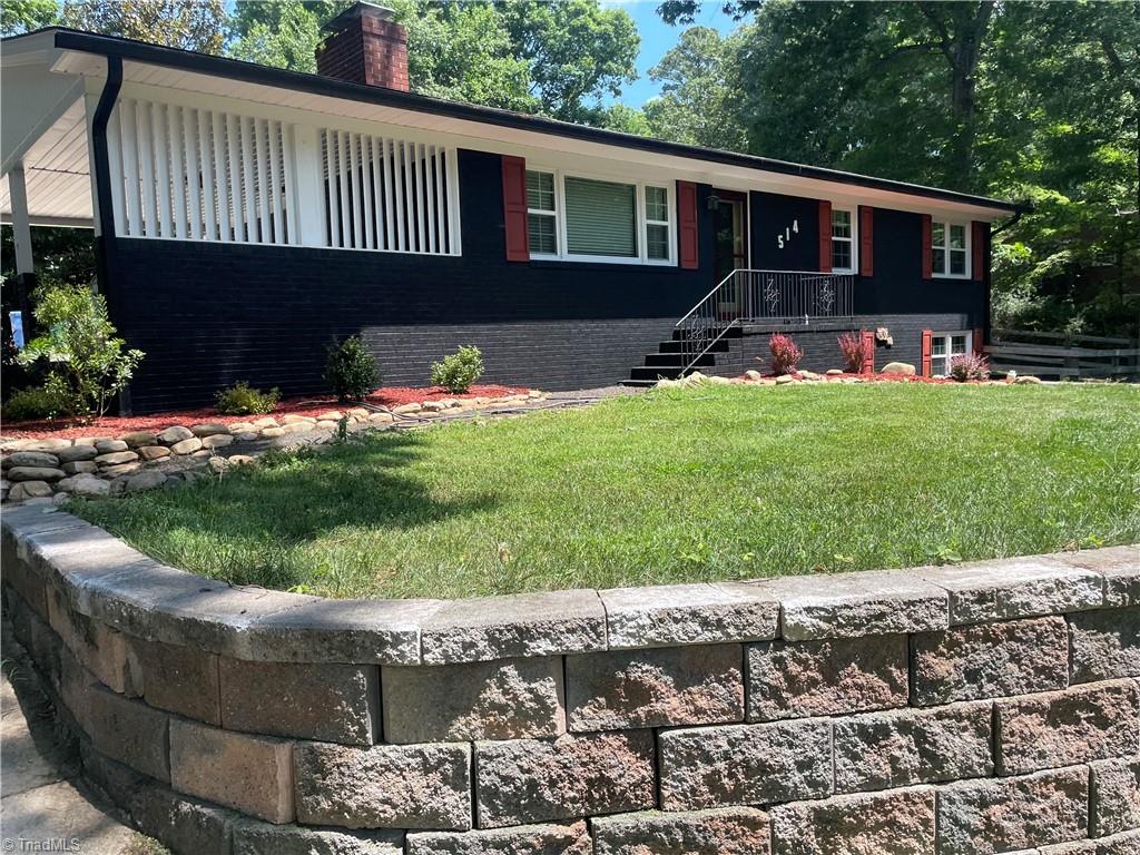514 Crestview Drive Property Photo 1