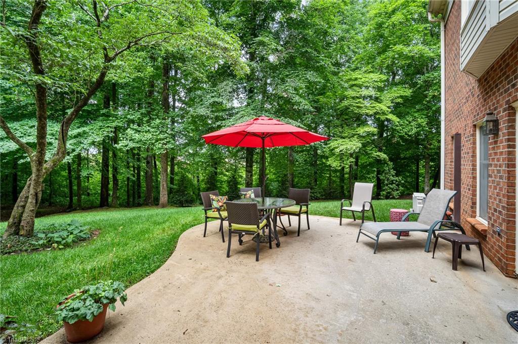 175 Huntington Trail Property Photo 6