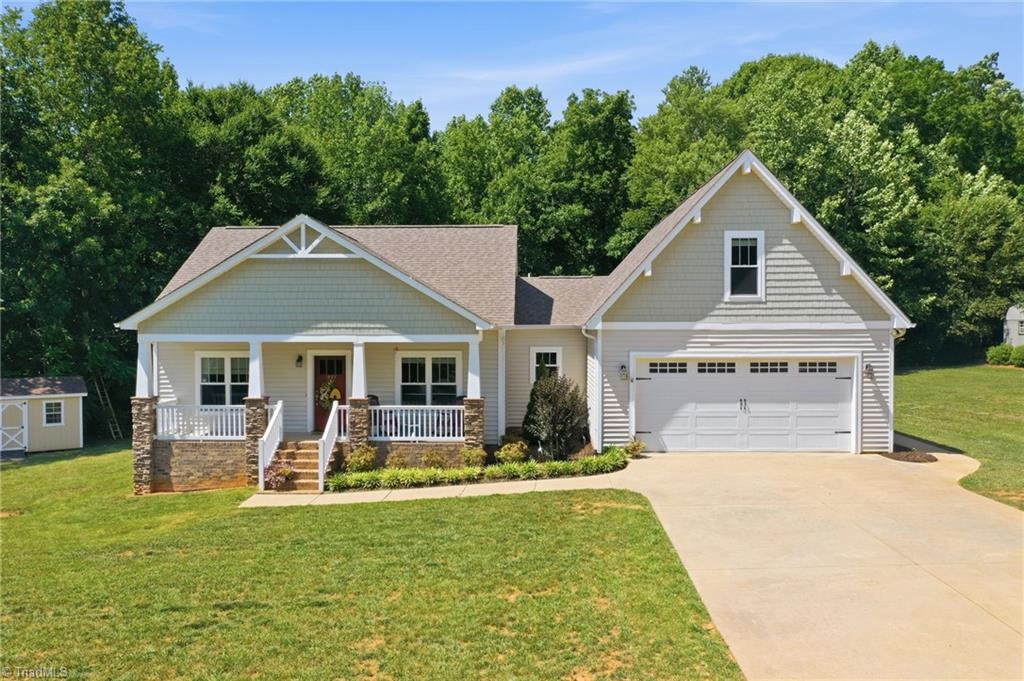 1037 Shenandoah Trail Property Photo 1