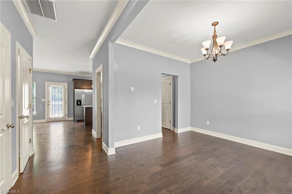 4711 Evie Court Property Photo 5