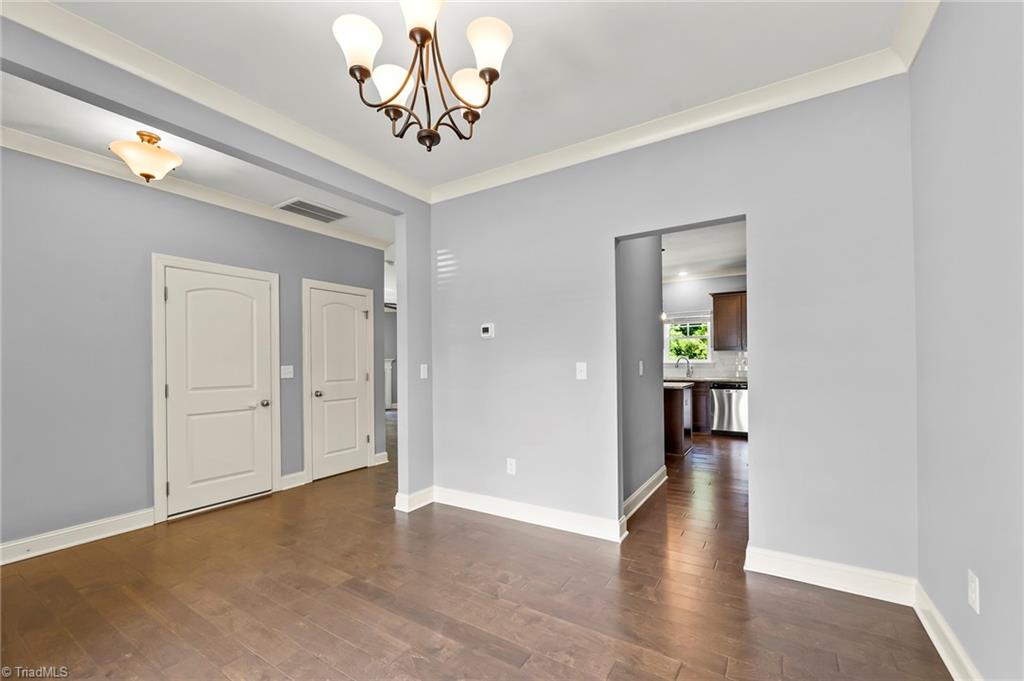 4711 Evie Court Property Photo 6