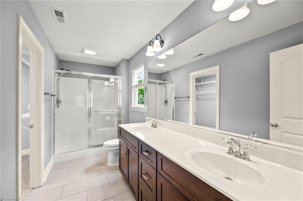 4711 Evie Court Property Photo 16