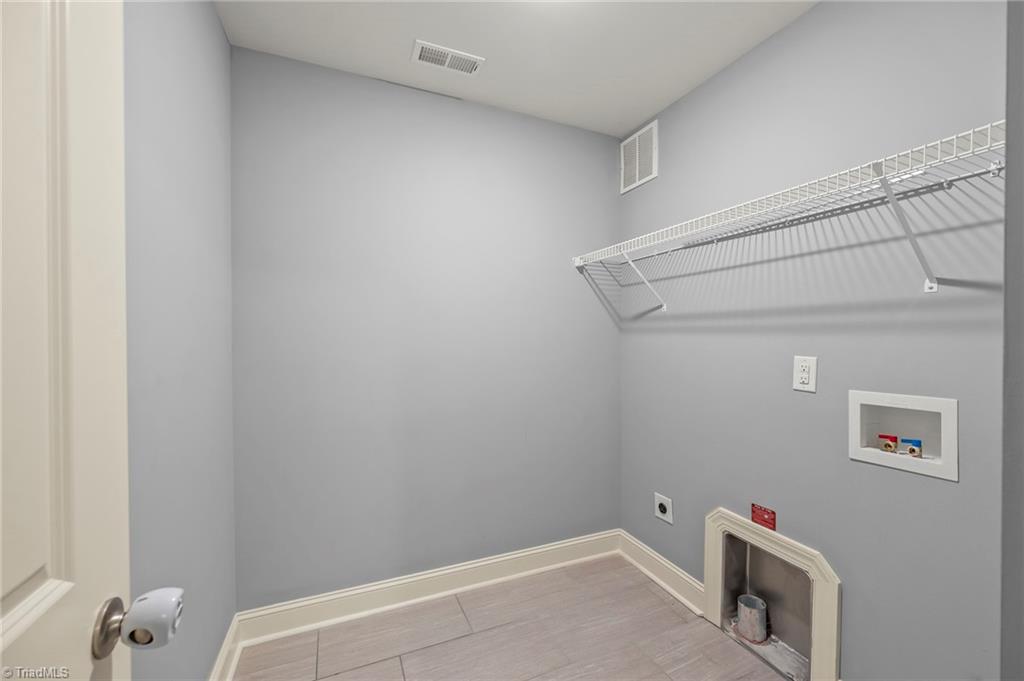 4711 Evie Court Property Photo 24