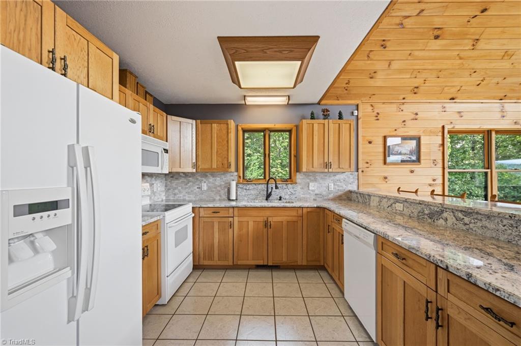 605 Valley View Drive Property Photo 8