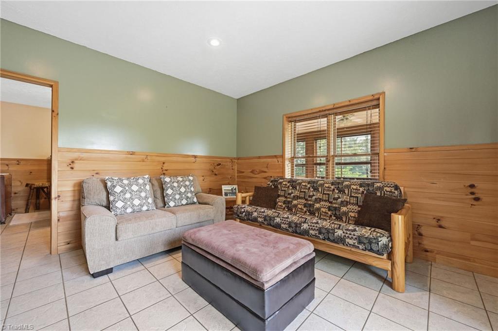 605 Valley View Drive Property Photo 21