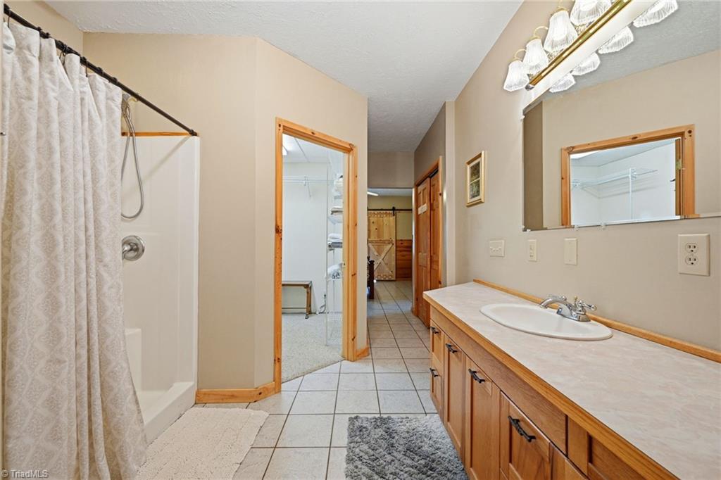 605 Valley View Drive Property Photo 28