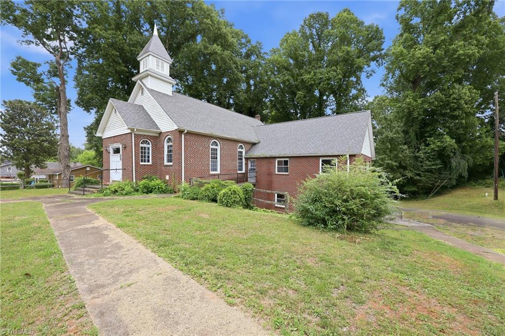 210 Oak Grove Road Property Photo 3