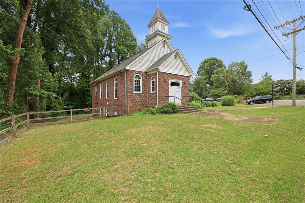 210 Oak Grove Road Property Photo 4