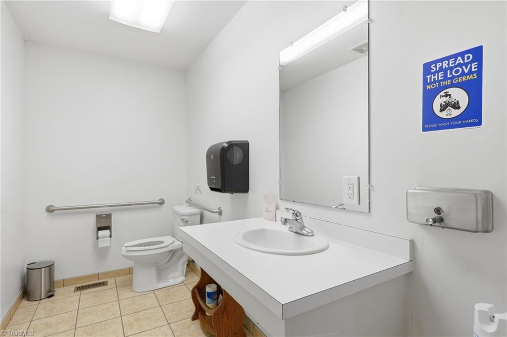 210 Oak Grove Road Property Photo 22
