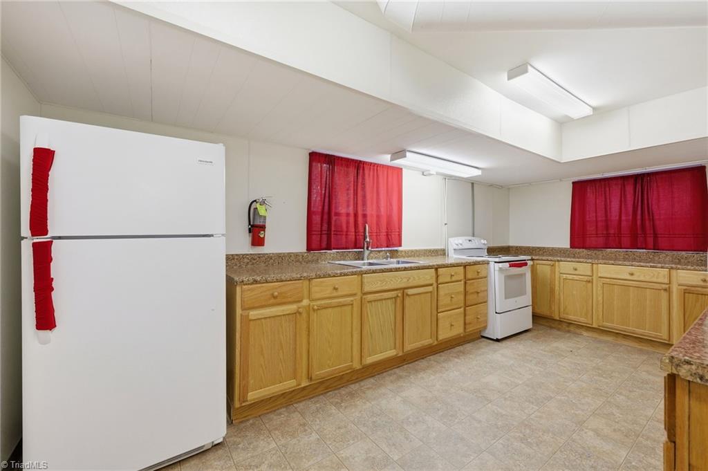 210 Oak Grove Road Property Photo 31