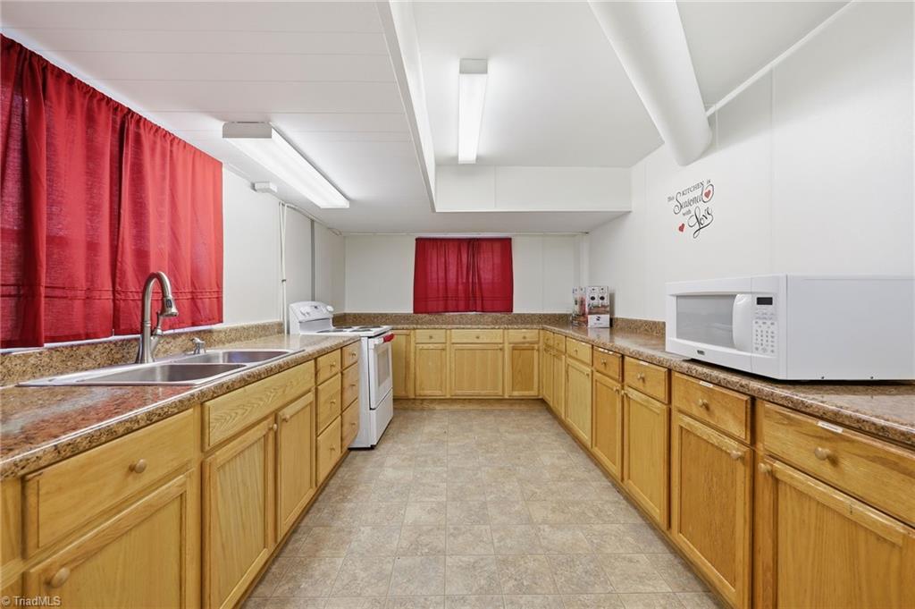 210 Oak Grove Road Property Photo 32