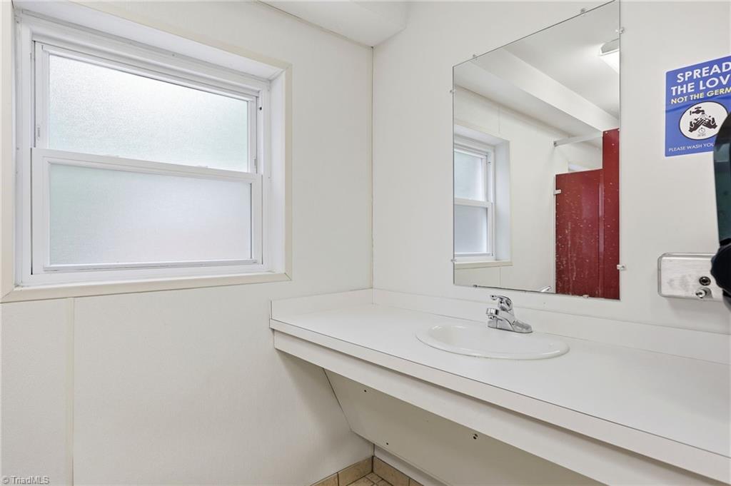 210 Oak Grove Road Property Photo 37