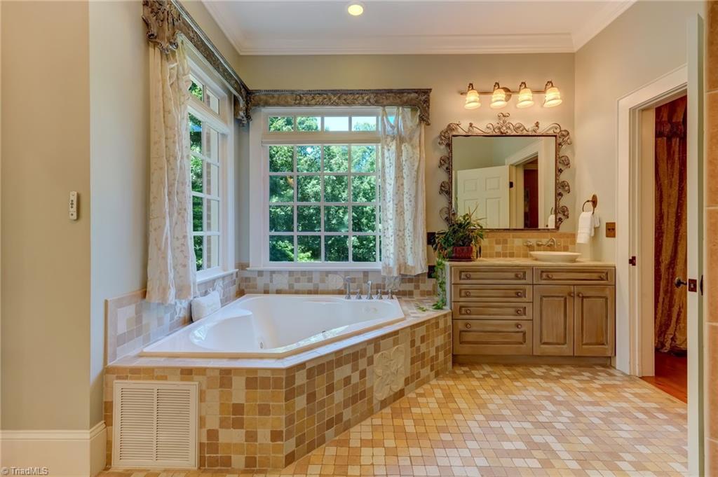 4501 Kendale Road Property Photo 13