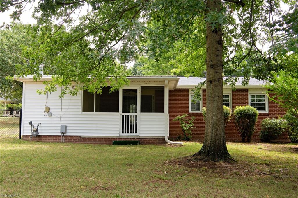 731 Oakgrove Drive Property Photo 5