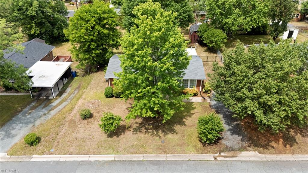 731 Oakgrove Drive Property Photo 7