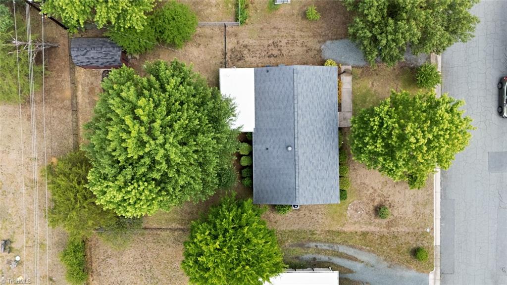 731 Oakgrove Drive Property Photo 8