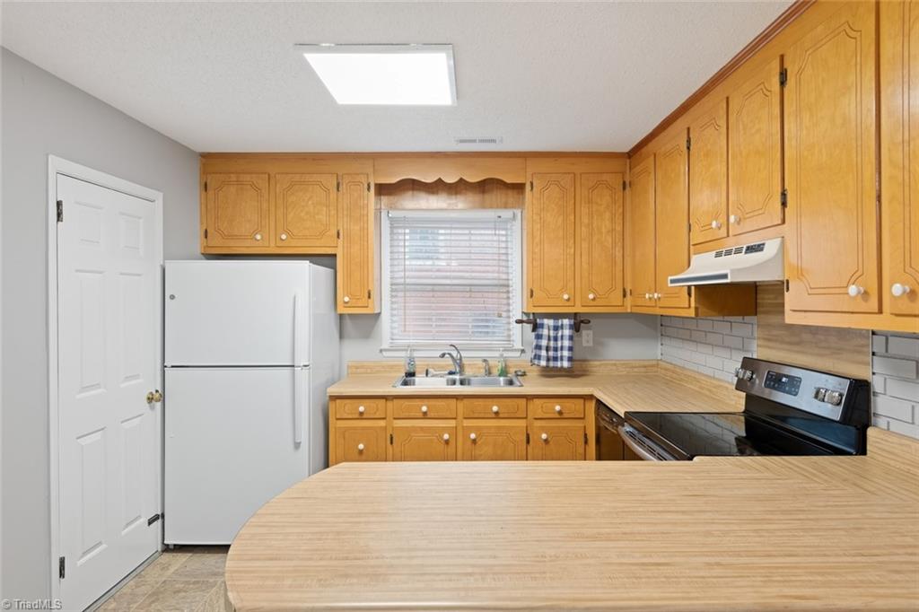 731 Oakgrove Drive Property Photo 14