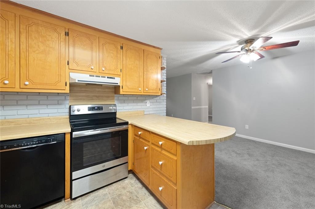 731 Oakgrove Drive Property Photo 17