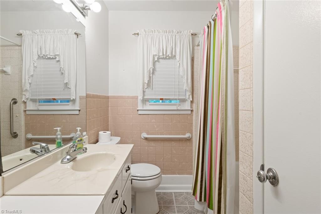 731 Oakgrove Drive Property Photo 23