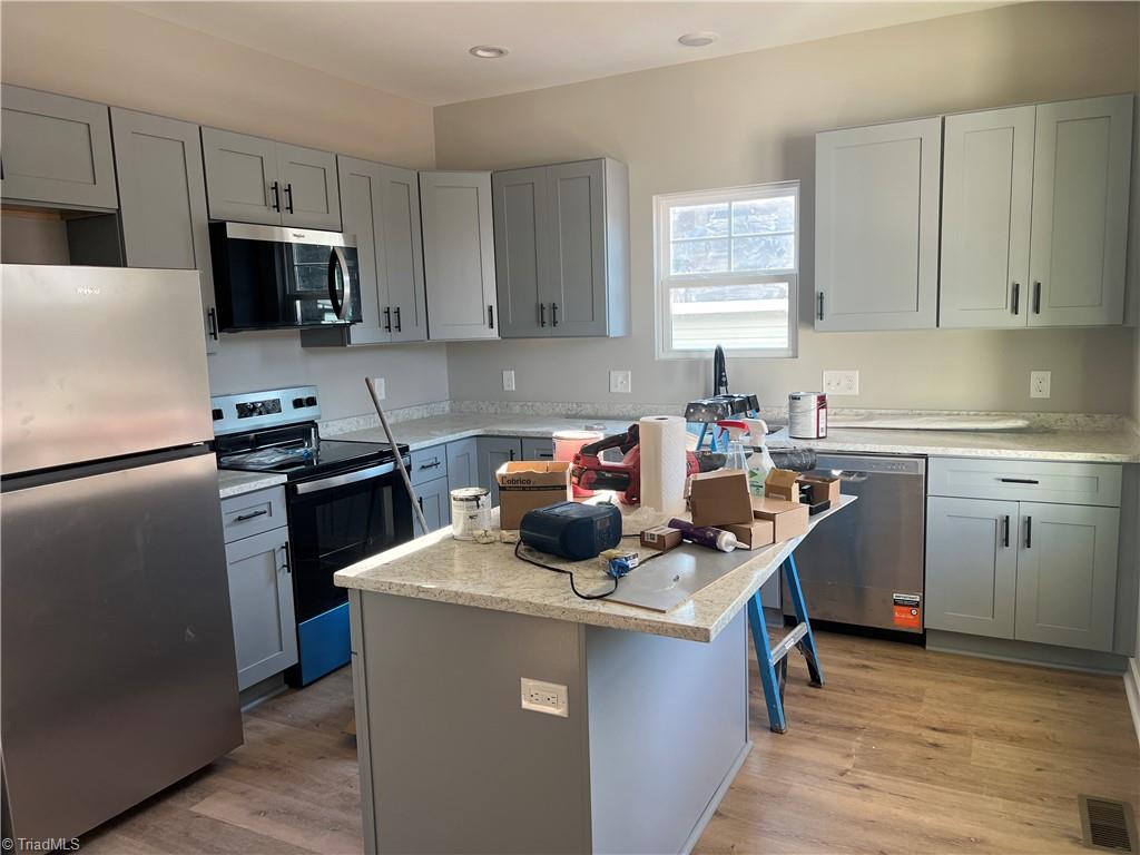 915 Redding Drive Property Photo 3