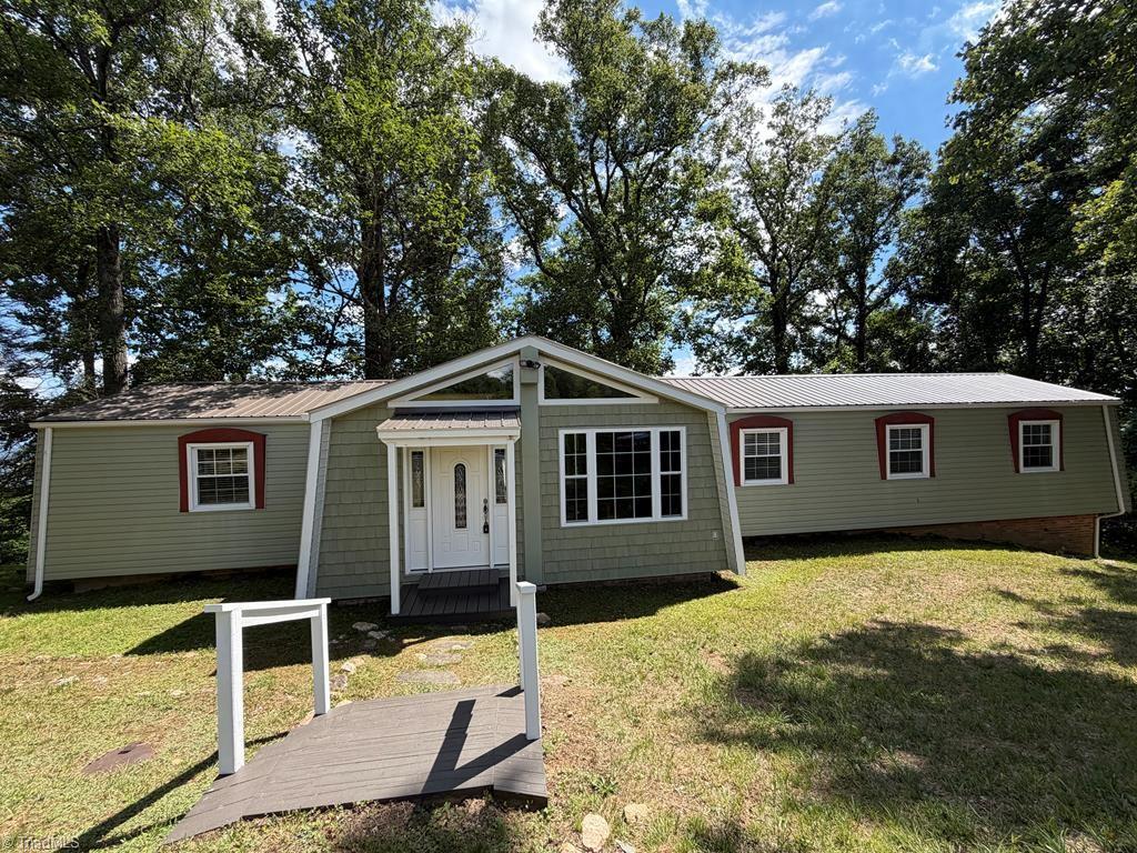 794 Rhododendron Road Property Photo 1