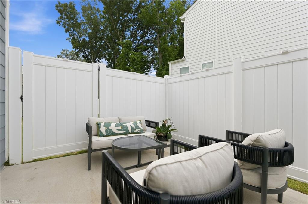 1204 Harbor Crossing Way Property Photo 18