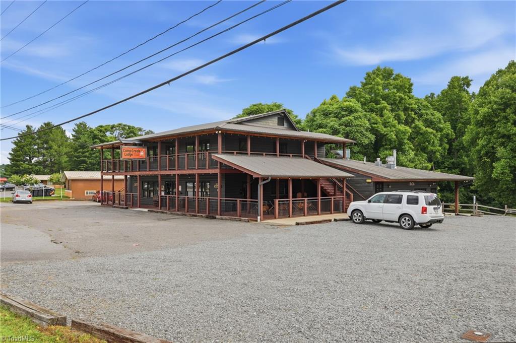 2000 Bridge Street Property Photo 2