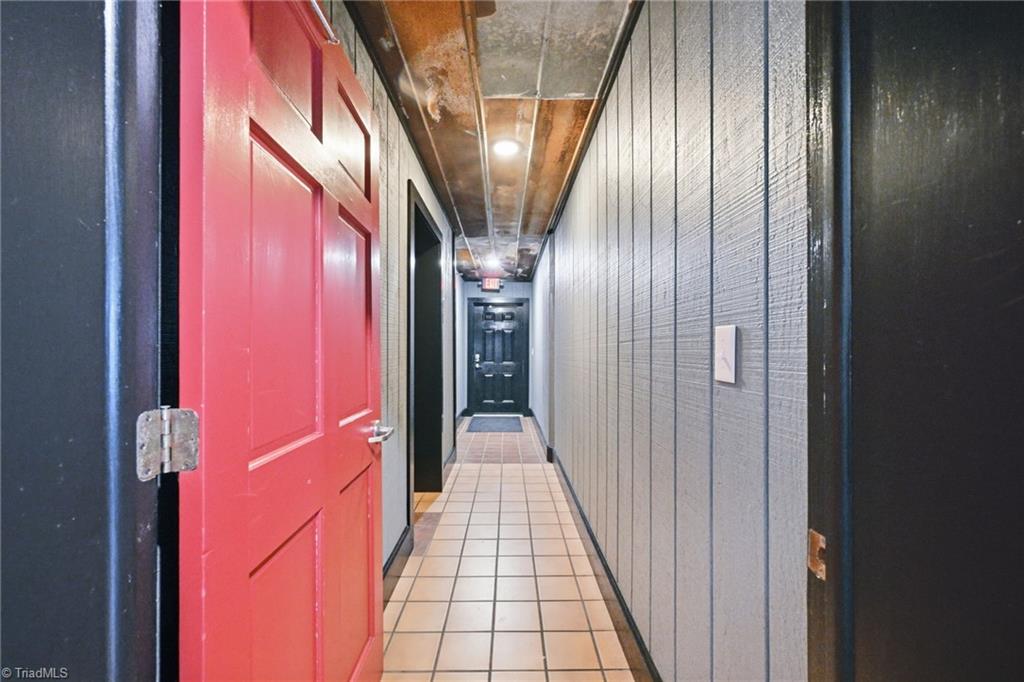 2000 Bridge Street Property Photo 25