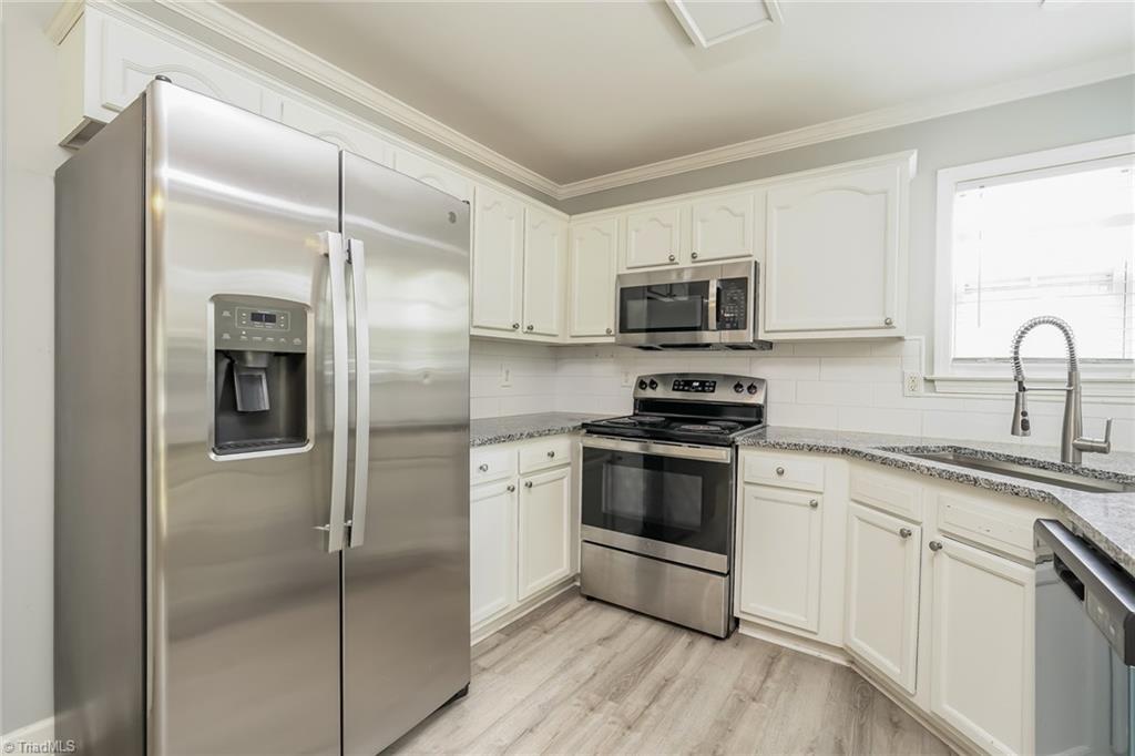 4734 Eagle Path Property Photo 9